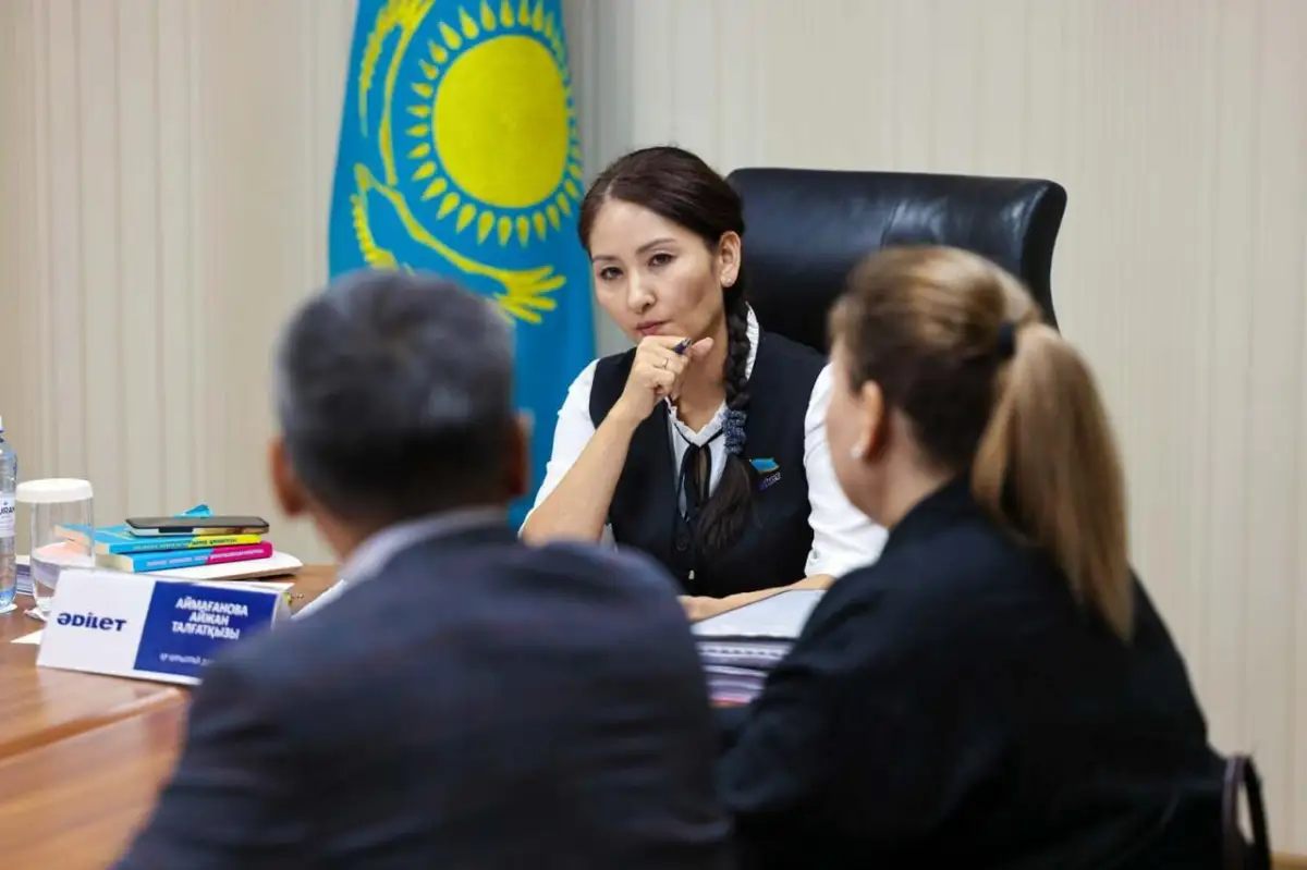 «Чтобы по закону». Казахстанцы идут за правдой к Айжан Аймагановой