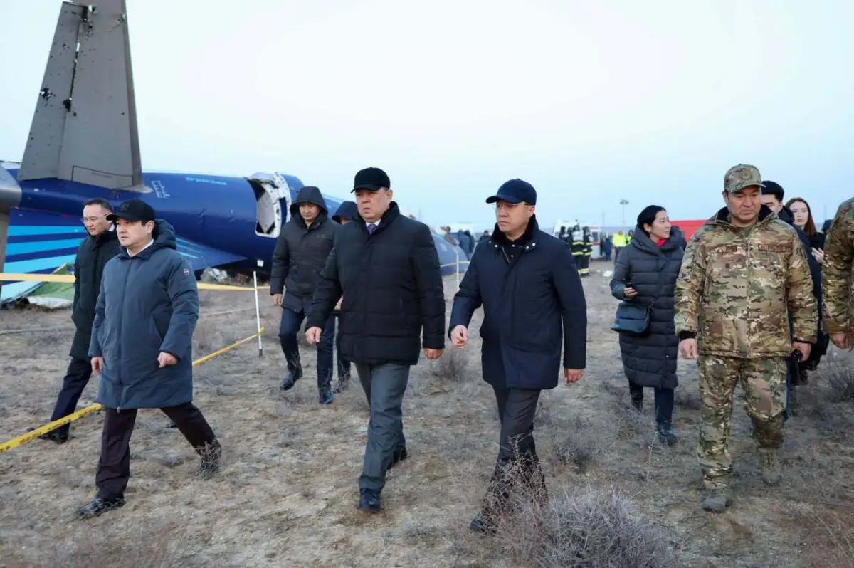 "В авиакатастрофе в Актау погибли 38 человек" - Бозумбаев