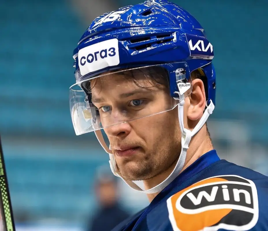 Дмитрий Шевченко прибыл в Барыс, ему выбрали новую "тройку" – фото