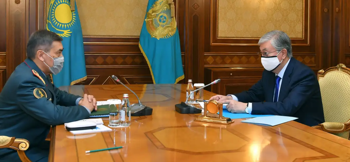 Оснащение армии обсудили Президент Казахстана и министр обороны