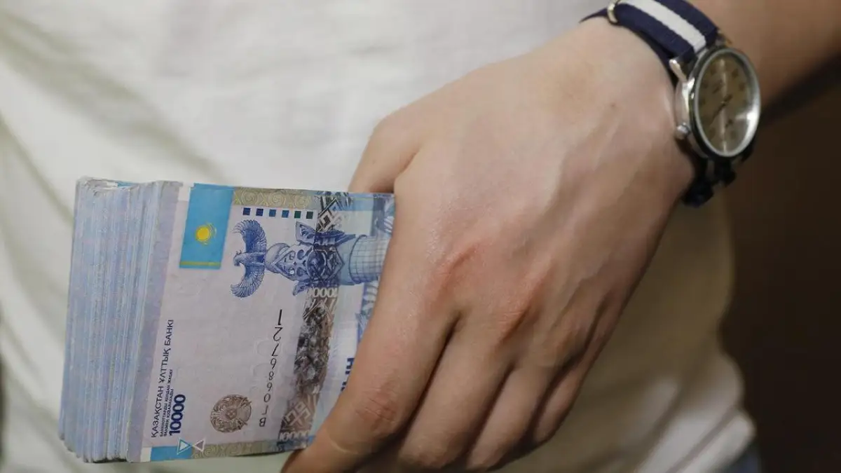 30 тысяч за секс с мужчиной: в Нур-Султане полиция выявила бордель в салоне