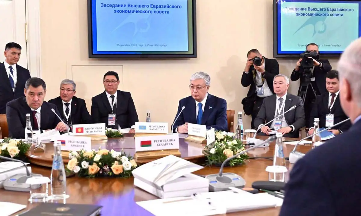 Токаев принял участие в заседании ВЕЭС в узком составе