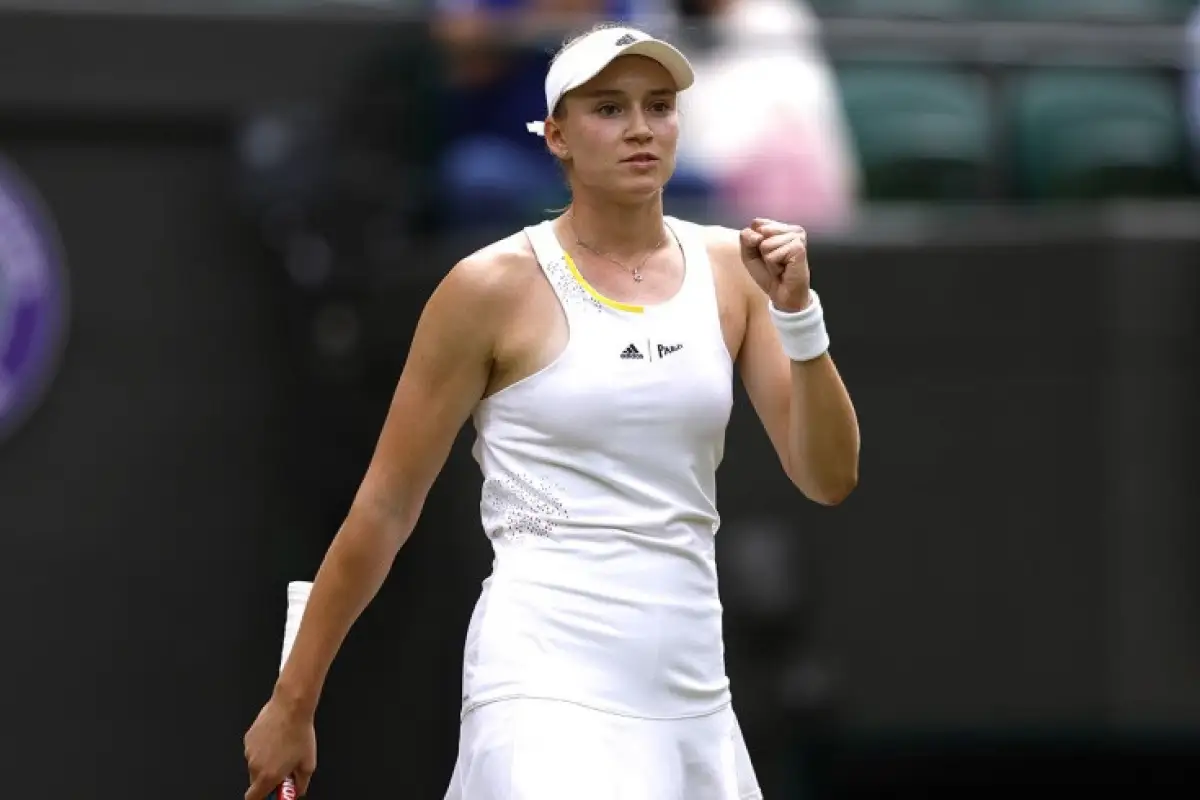 Рыбакина сотворила сенсацию и вышла в финал Уимблдона