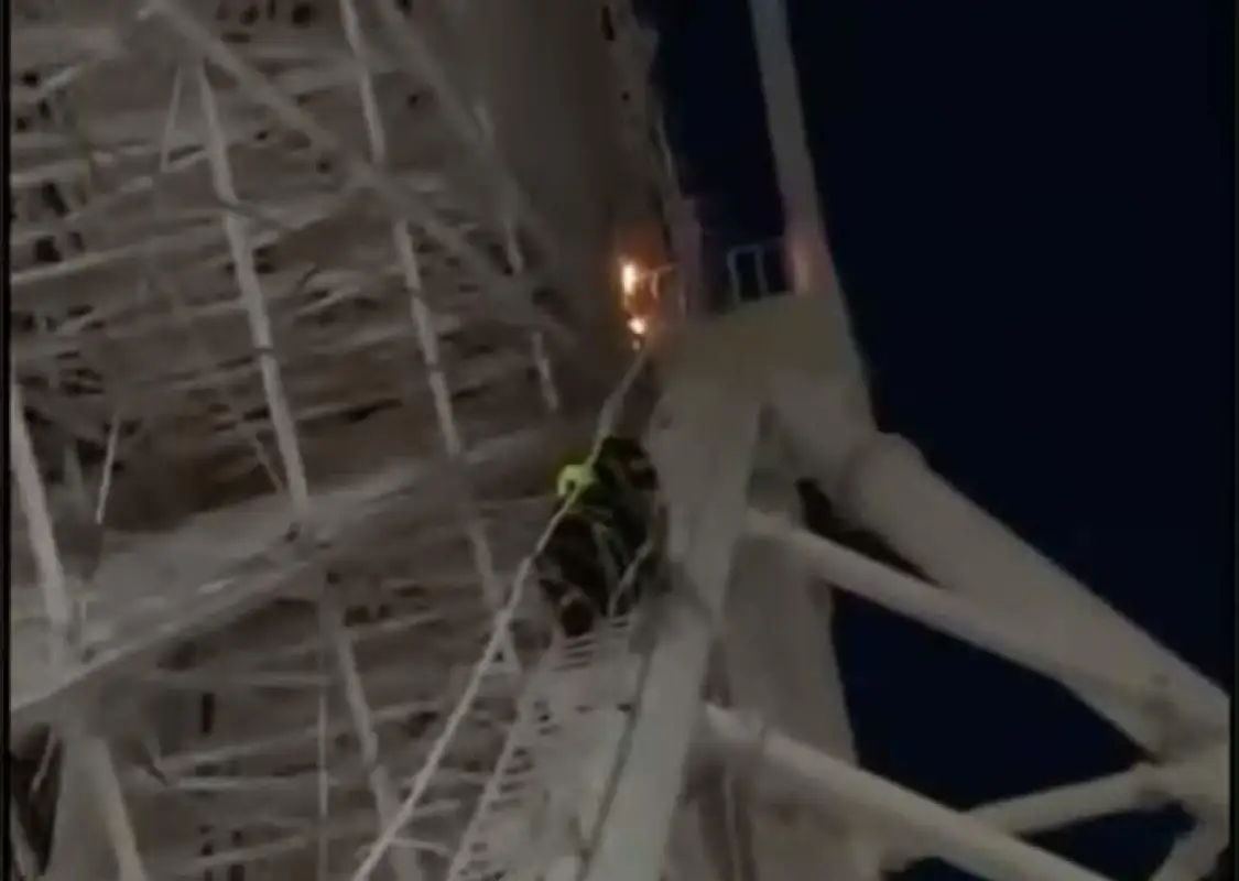 Возгорание на колесе обозрения в Астане потушили