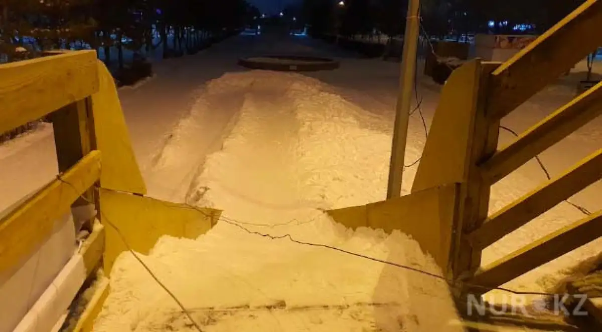 Горку перевязали проволокой в Караганде: акимат принял странное решение