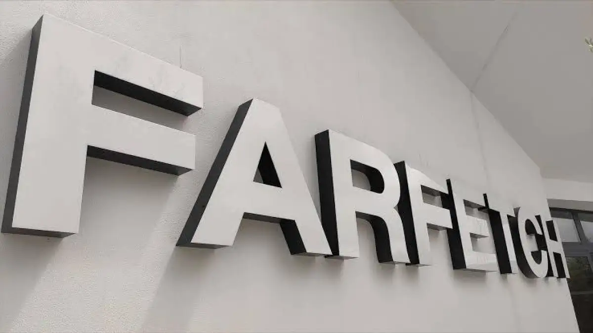 Названа причина блокировки маркетплейса Farfetch в Казахстане