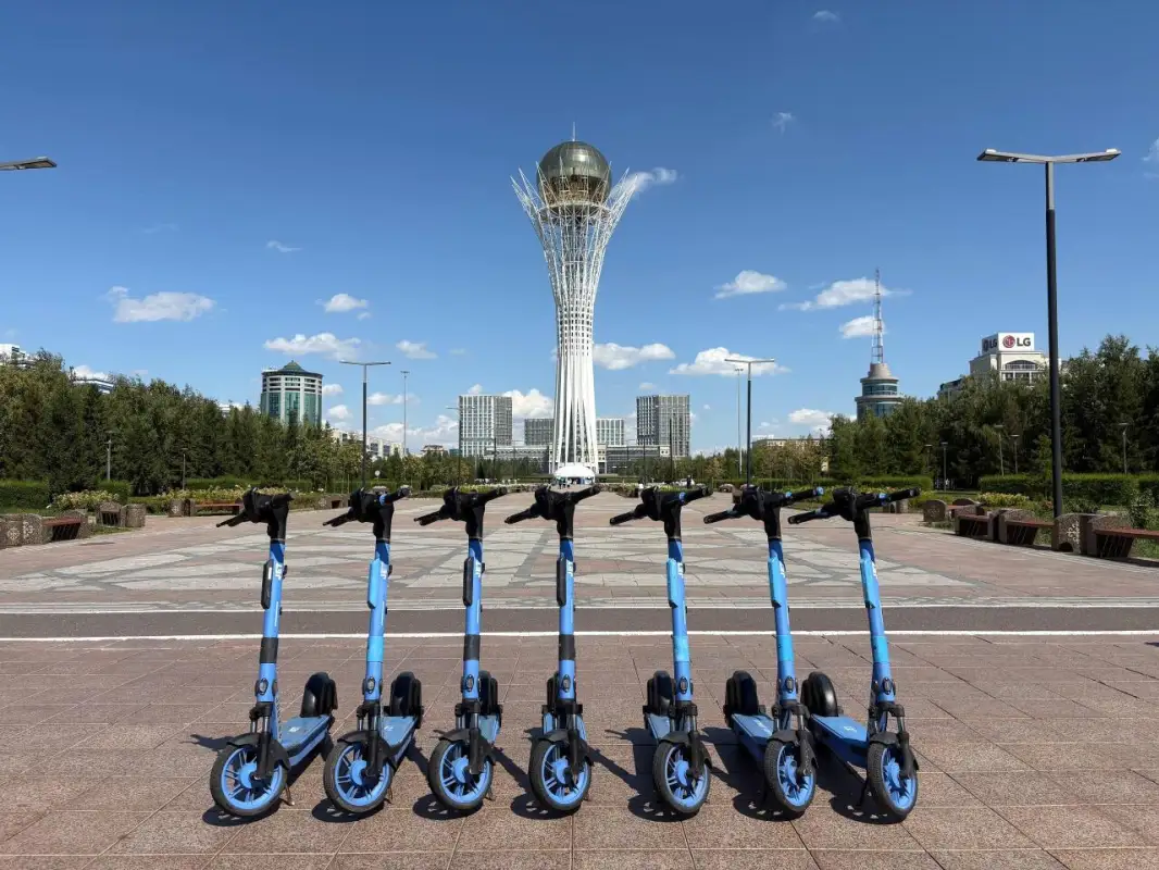 В Астане обновили парк электросамокатов