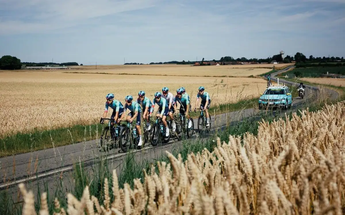 Компания XDS остаётся спонсором велокоманды «Астана»