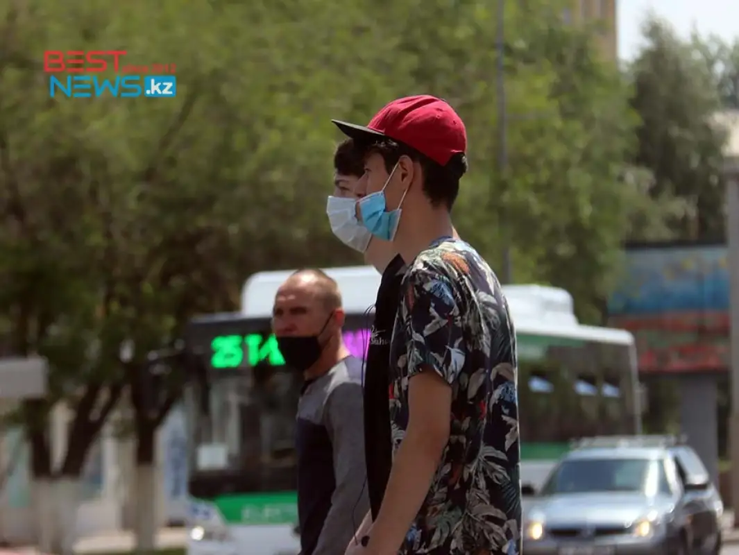 В МВК заявили об удешевлении масок и обеспечении областей Казахстана лекарствами