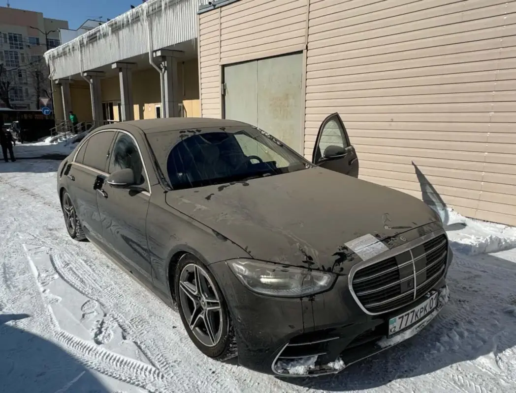 «Mersedes» Перизат Кайрат передали госорганам