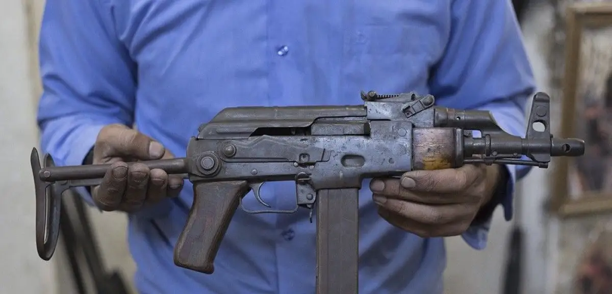 Депутат Конуров предложил ужесточить контроль над нелегальными оружейниками