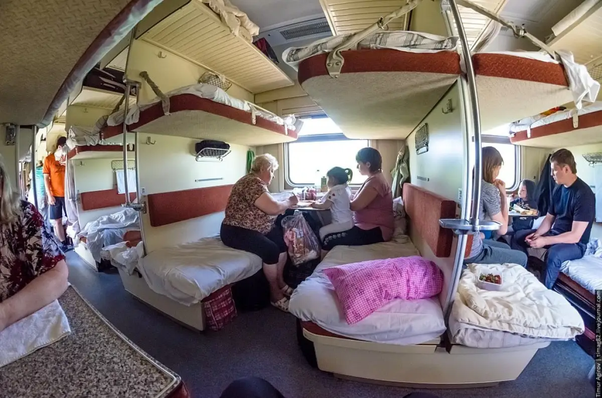 Едим в купе: без чего не пустят пассажира в поезд в Казахстане