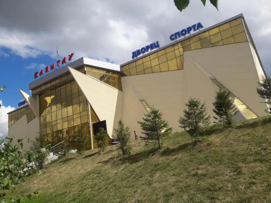 В Павлодарской области используют санатории и дворец спорта под стационары