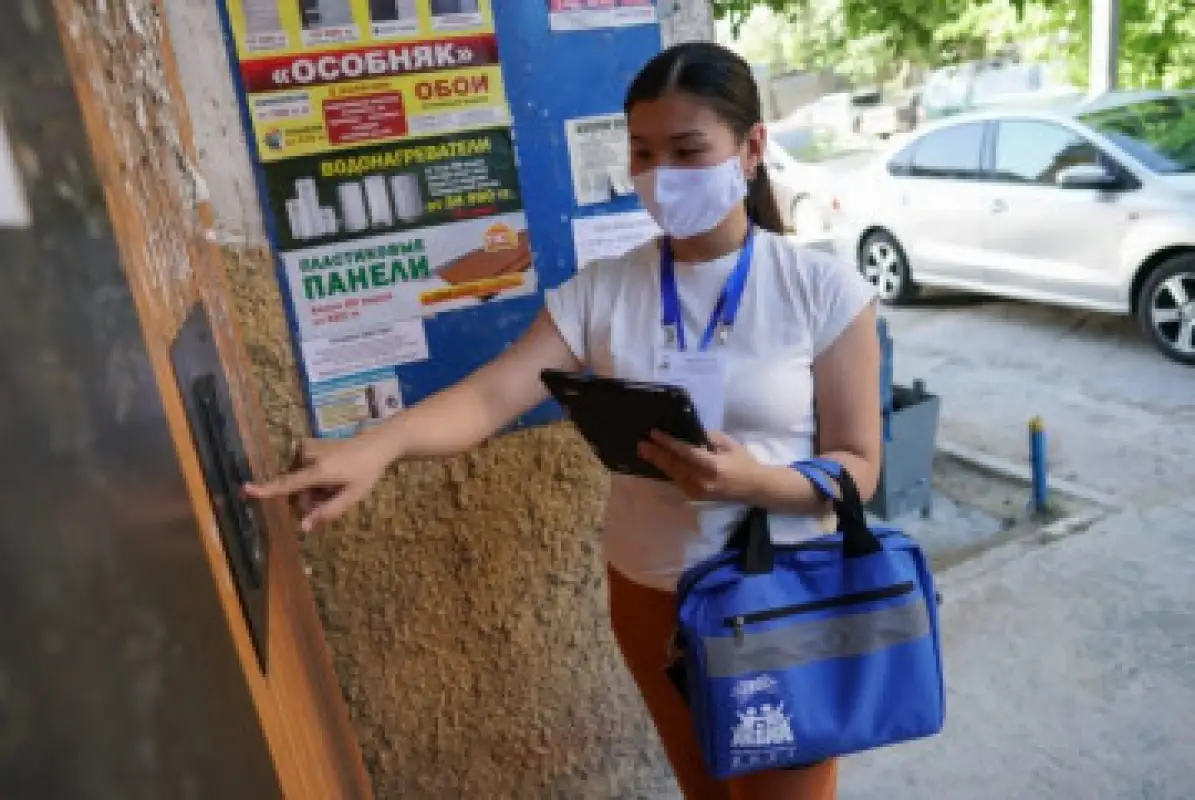 Какие документы должны показать интервьюеры в ходе переписи казахстанцев