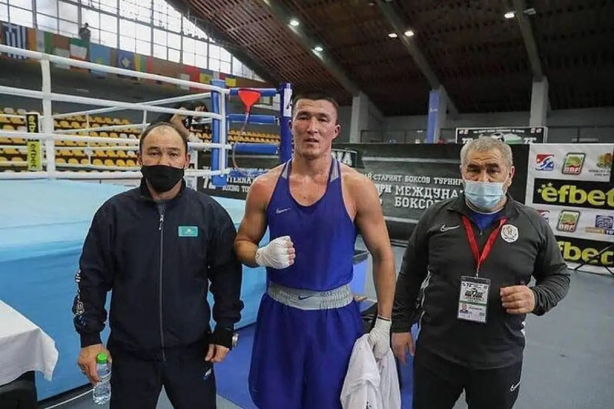 Нурканат Райыс уверенно вышел в 1/4 на ЧМ