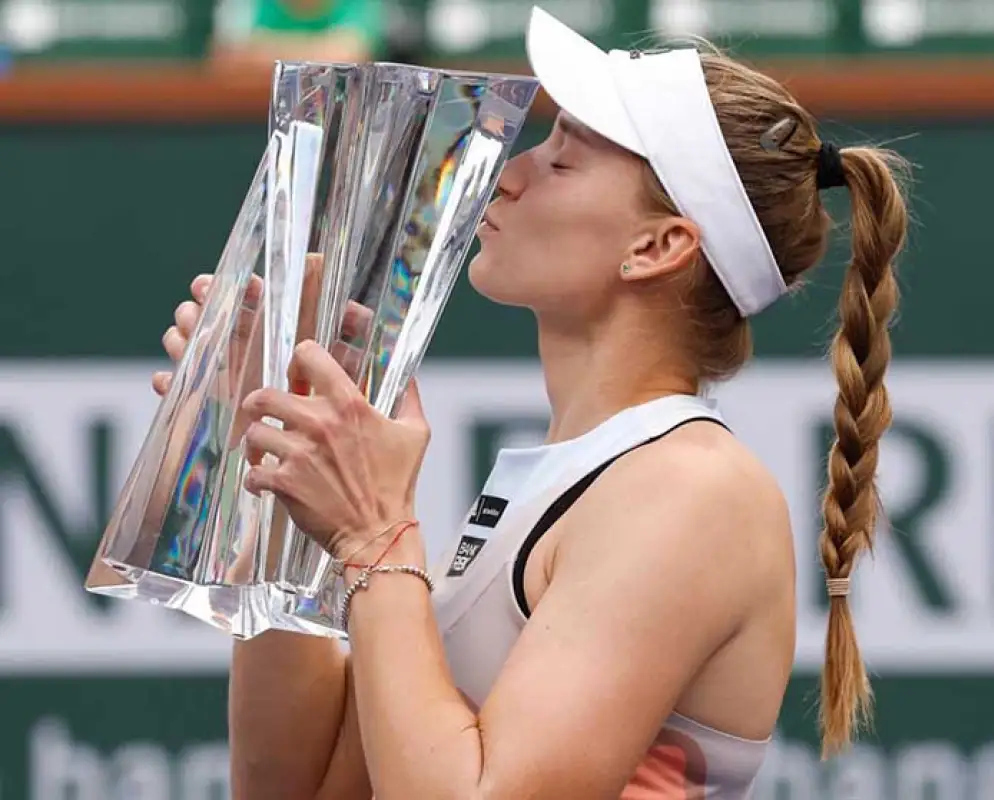 Токаев поздравил Рыбакину c победой