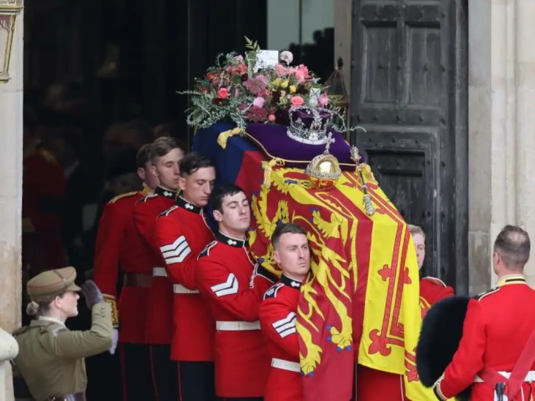 Королеву Елизавету II похоронили в Виндзорском замке