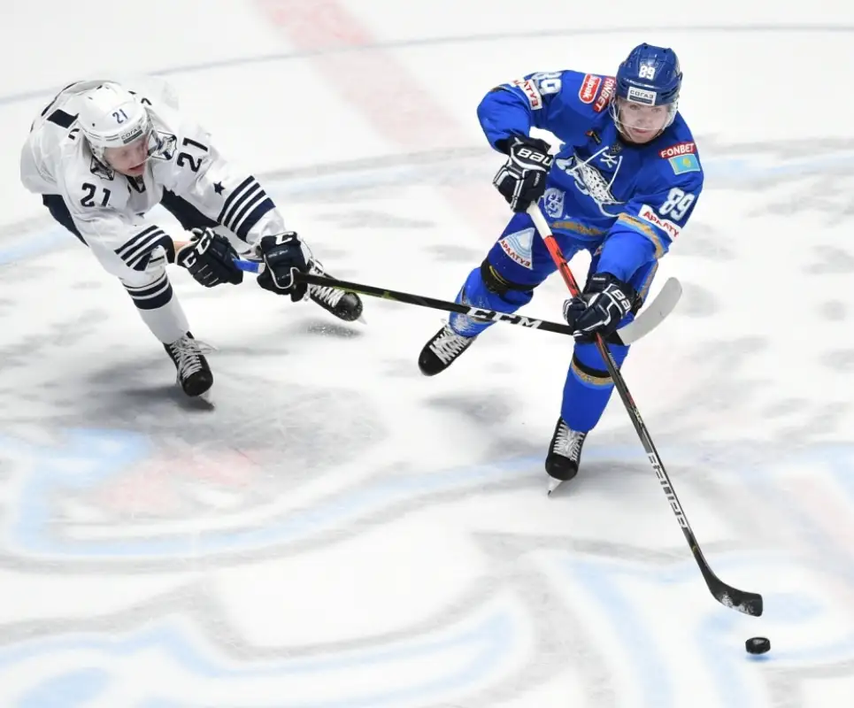 "Барыс" с омоложенным составом обыграл "Адмирал" 