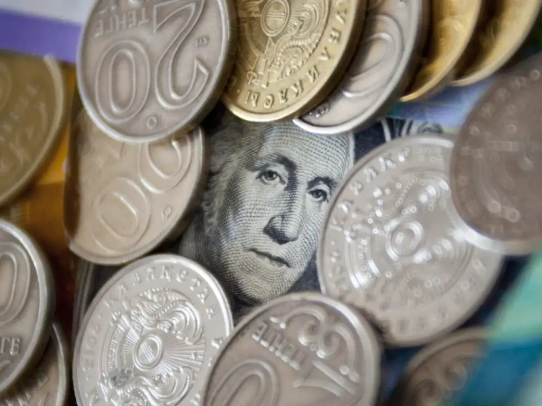 Доллар на торгах превысил 430 тенге