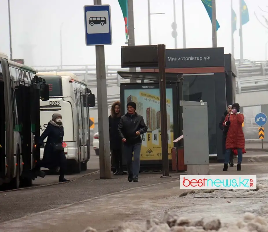 Астанчан попросили не петь после 23.00 и носить маски