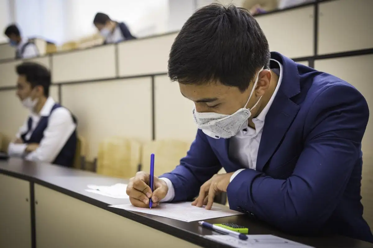 "Каждому по "камере": завтра в Казахстане начинается ЕНТ 