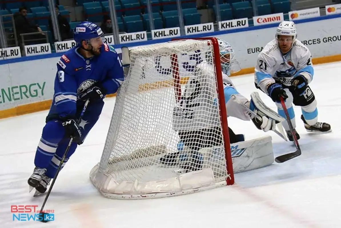 «Барыс» подтвердил информацию о продлении контракта с нападающим