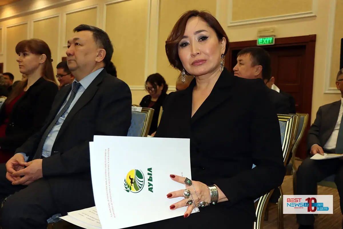 «С удовольствием приняли»: глава партии «Ауыл» объяснил вступление Каракат Абден