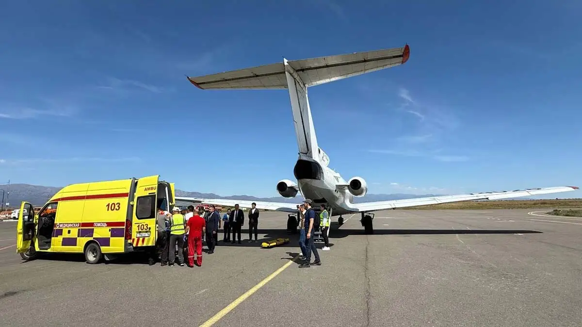 Двух детей после ДТП в Урджаре отправили бортом в Астану