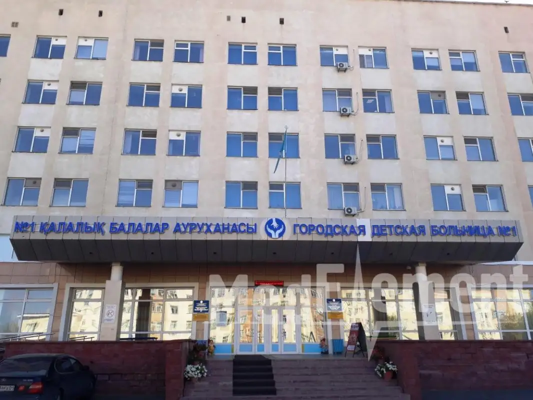 В Нур-Султане выписали последнего пациента, вылеченного от вирусной пневмонии