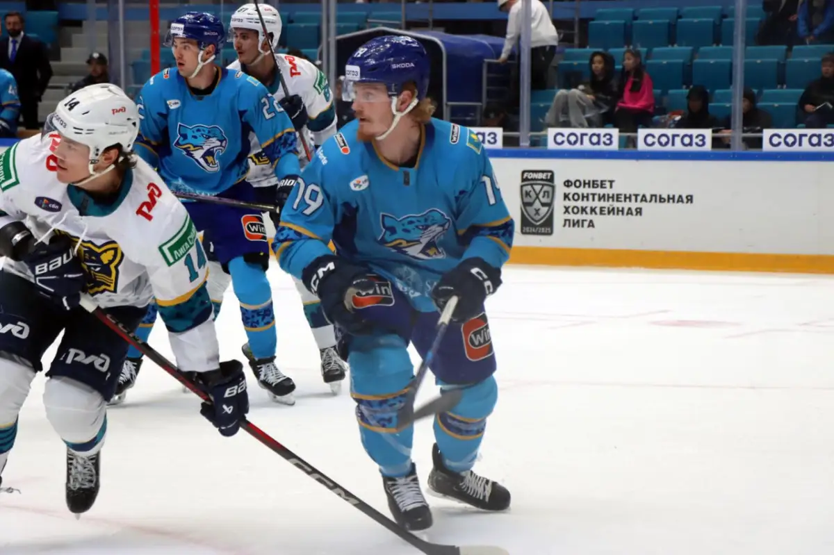 Барыс выиграл матч с новым тренером