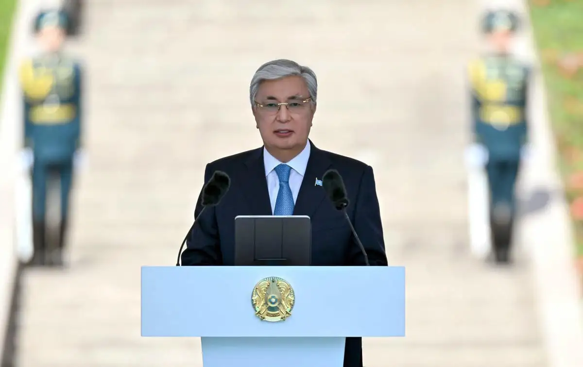 «Пусть гордо реет наш небесно-голубой стяг» - Президент Казахстана