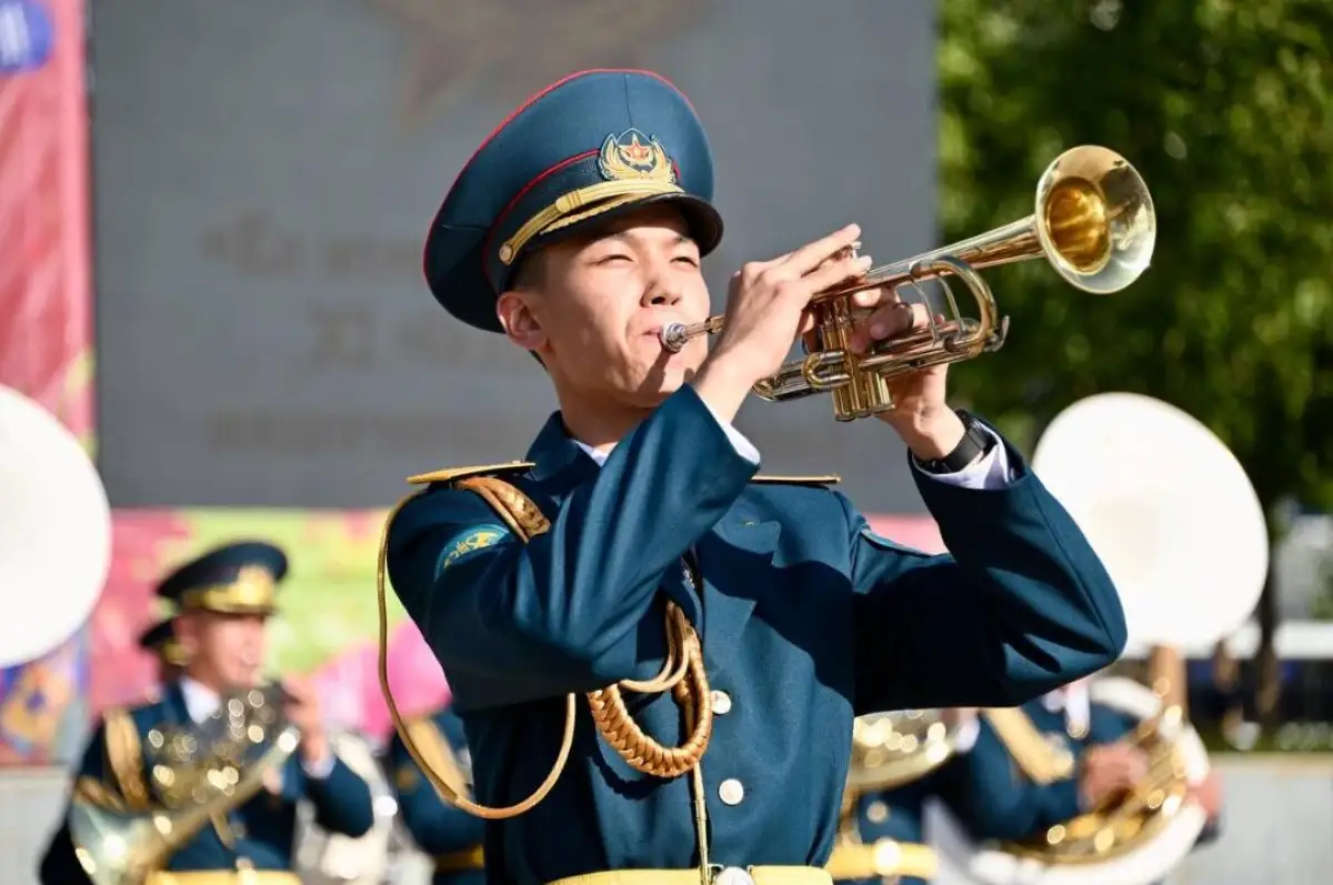 Когда поют солдаты: как военнослужащие поздравили Астану