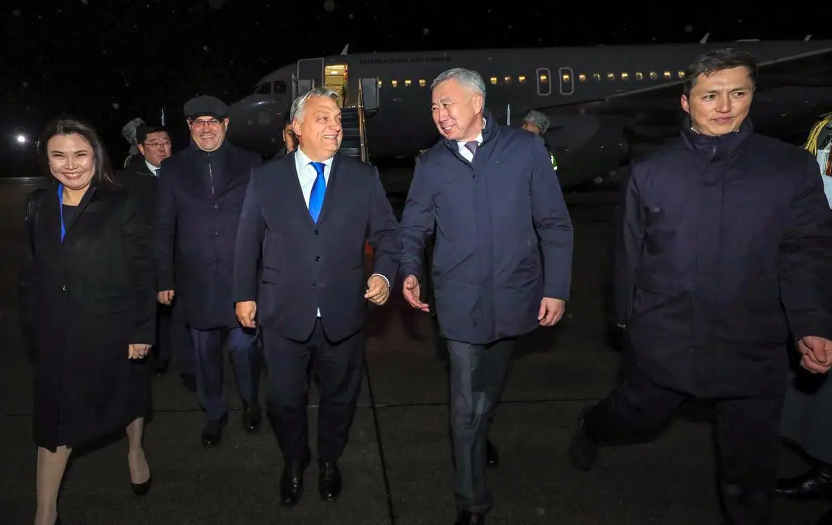 Премьер-министр Венгрии прибыл в Казахстан