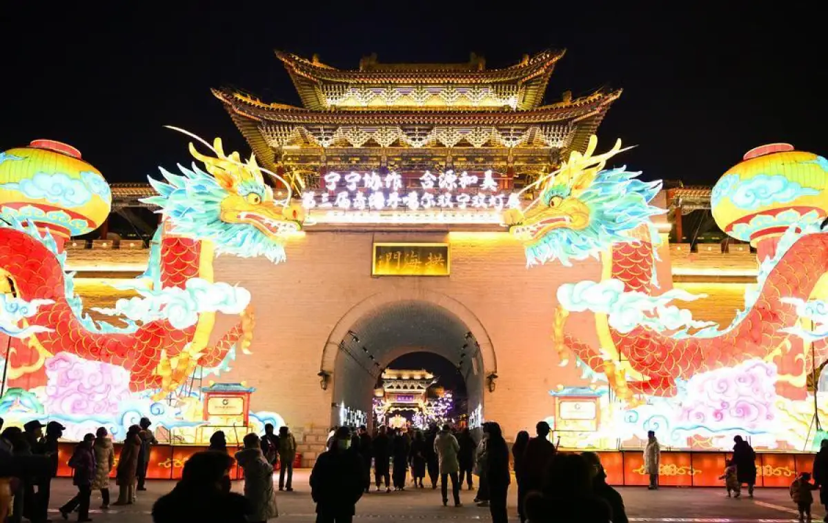 Граждане Китая совершили по стране 142 млн поездок на Новый год