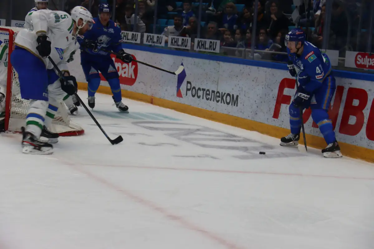 "Барыс" заставил "СЮ" поменять вратаря, но Метсола пока непробиваем