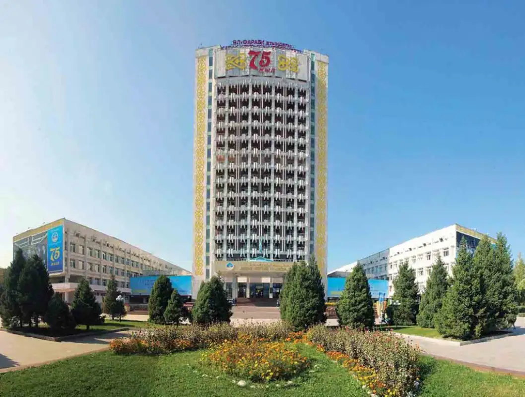 "Это не связано с учебой": Саясат Нурбек назвал одну из версий гибели студентки КазНУ