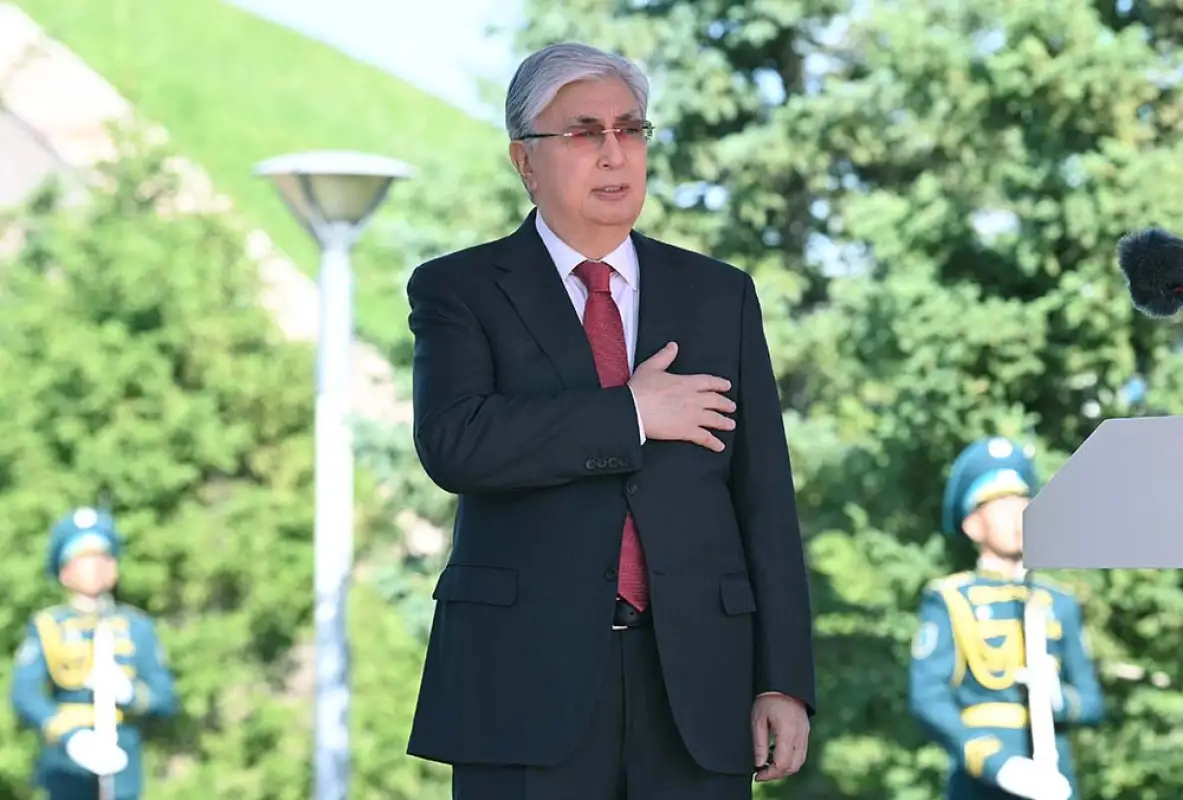 Президент Казахстана предложил пересмотреть ответственность при использовании госсимволов