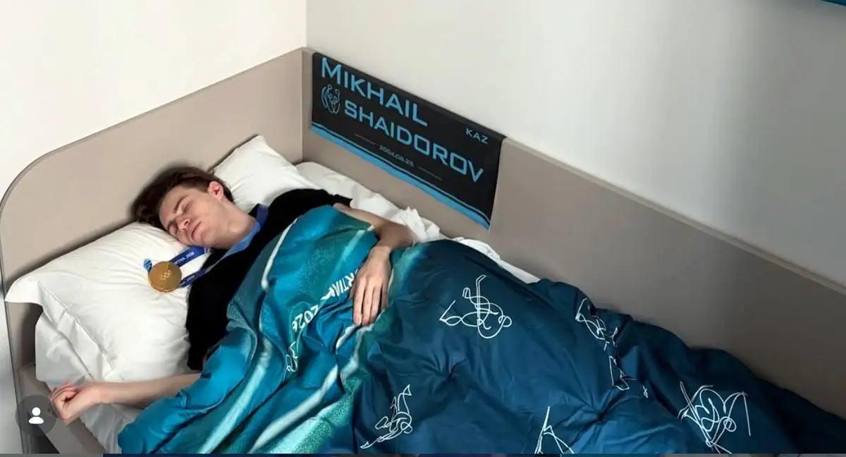 Шайдоров заснул с ней в кровати – трогательное фото из Милана