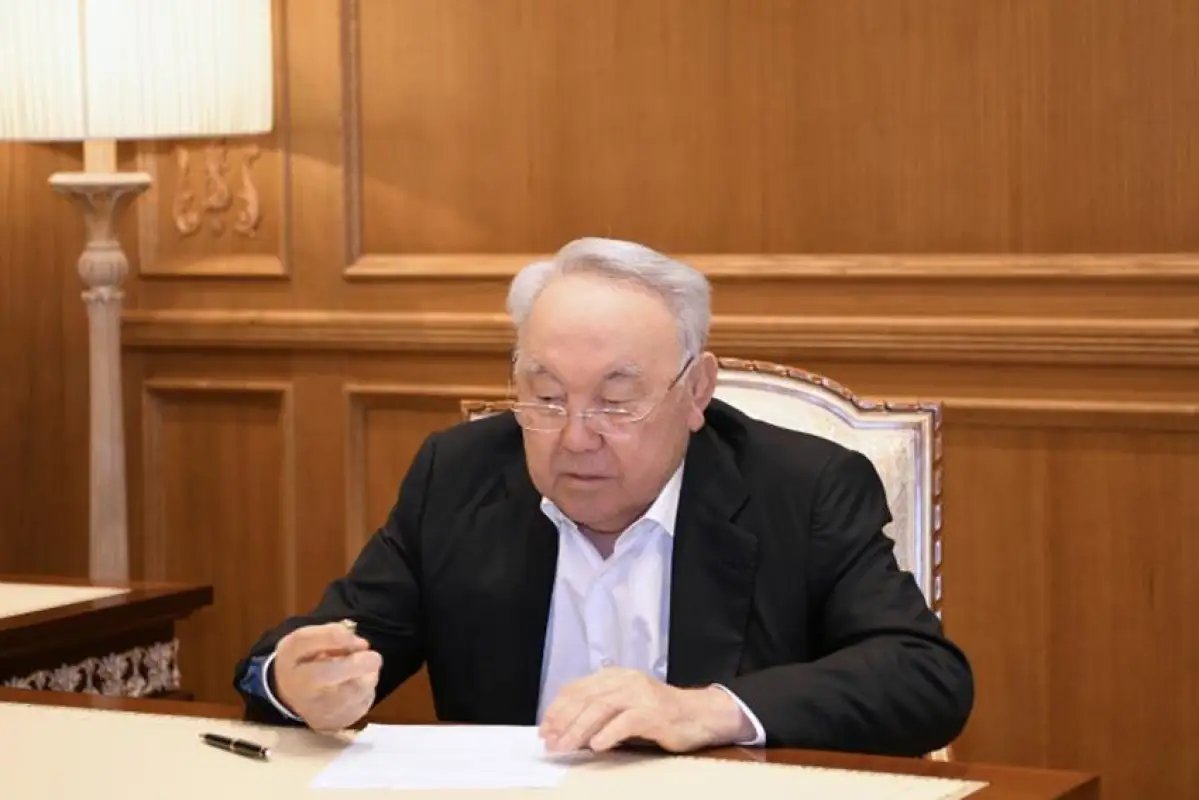 Нурсултан Назарбаев проголосовал из дома
