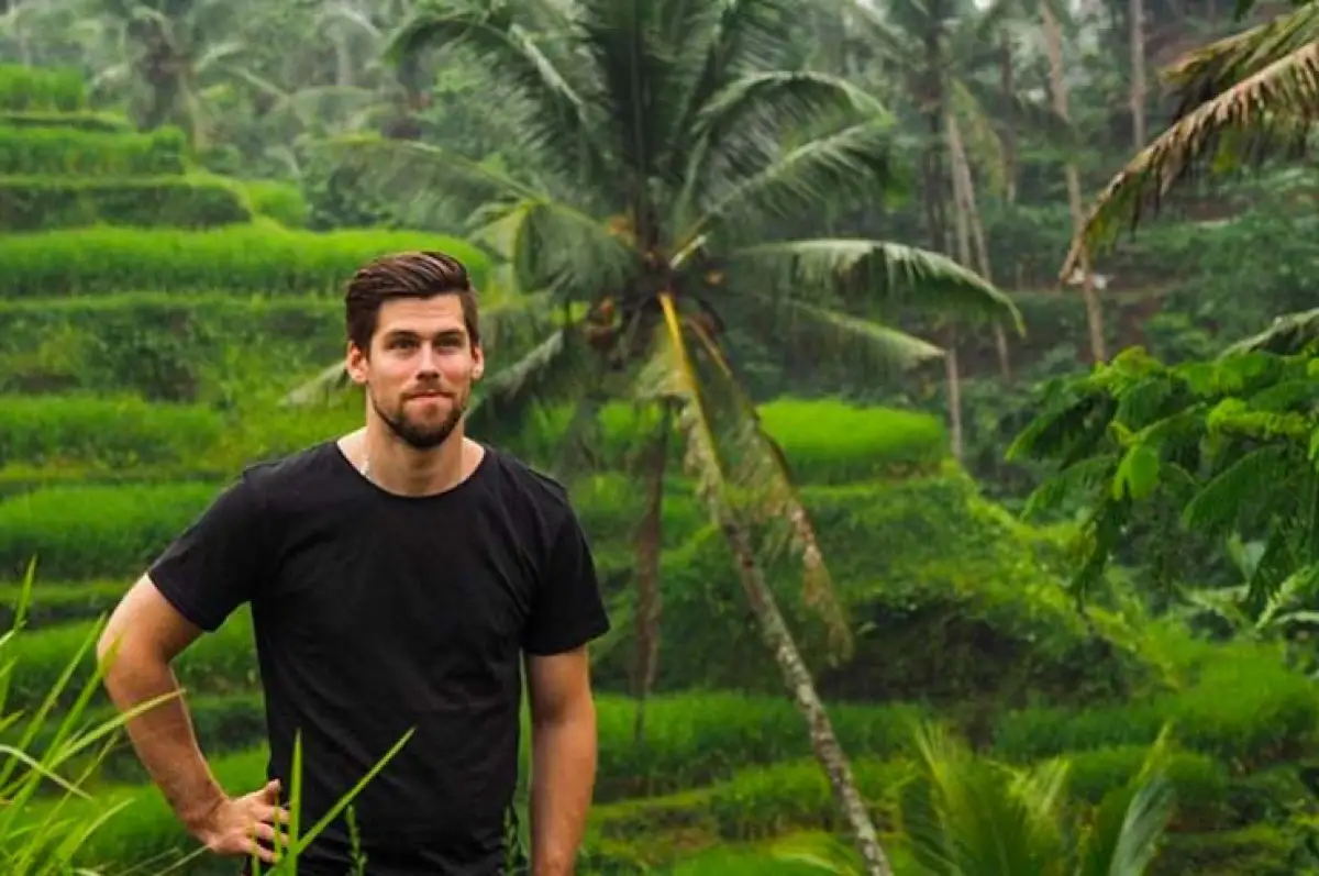 Любитель путешествий и гольфа: что известно о новом вратаре "Барыса"