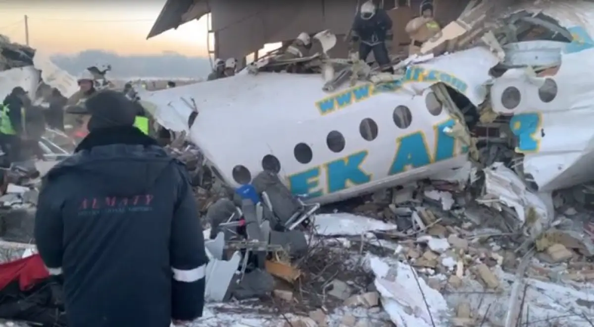 Названа причина крушения самолета Bek Air с гибелью 12 человек в 2019 году