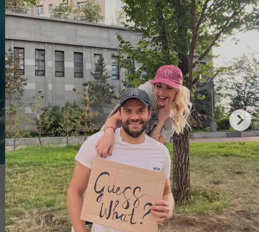 Милота от Савицкого: нападающий Барыса показал семейное gender party