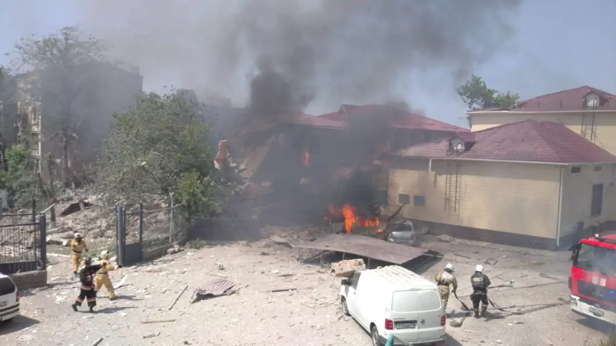 Взрыв возле роддома в Шымкенте: беременных и новорожденных эвакуируют, создан оперштаб