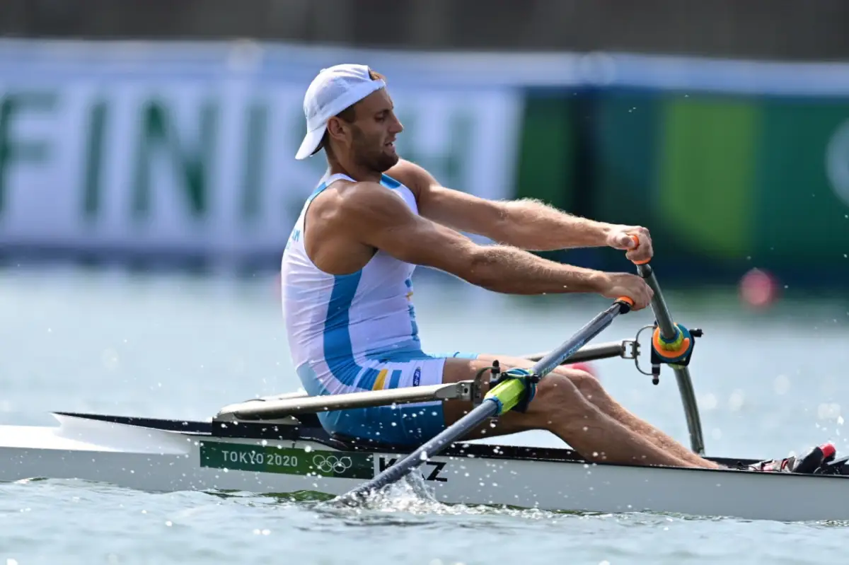 Олимпиада в Токио: казахстанец Яковлев прошёл в четьвертьфинал в гребле