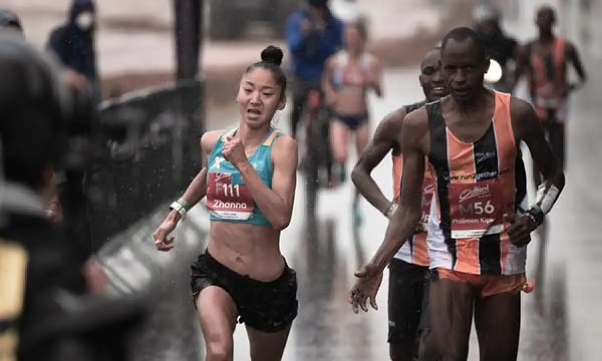 Казахстанка Мамажанова финишировала 46-й в марафоне на Олимпиаде в Токио