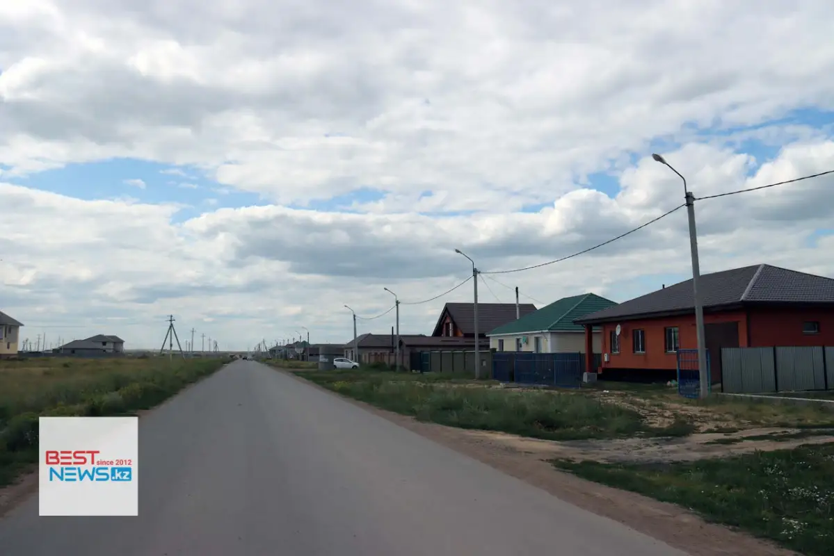 Бизнес на кольцах, мусор, ремонт дороги: фото-взгляд на ставший городом Косшы