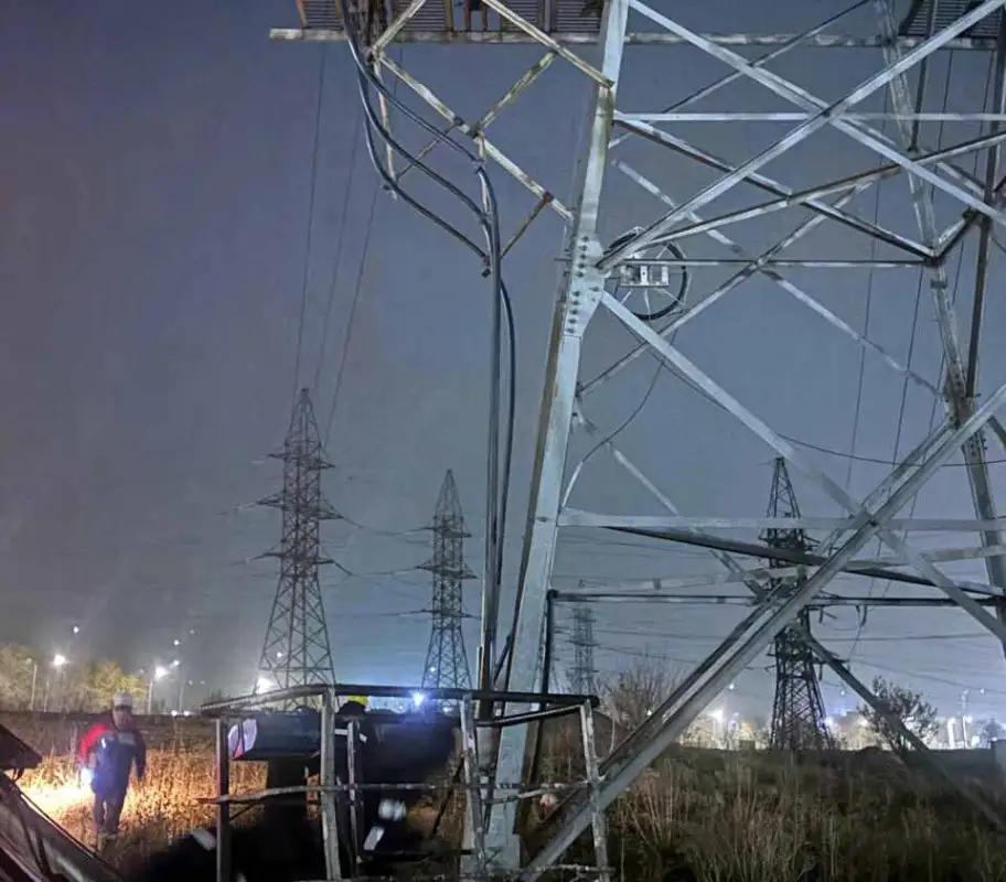 Жители 10 микрорайонов Алматы остались без света