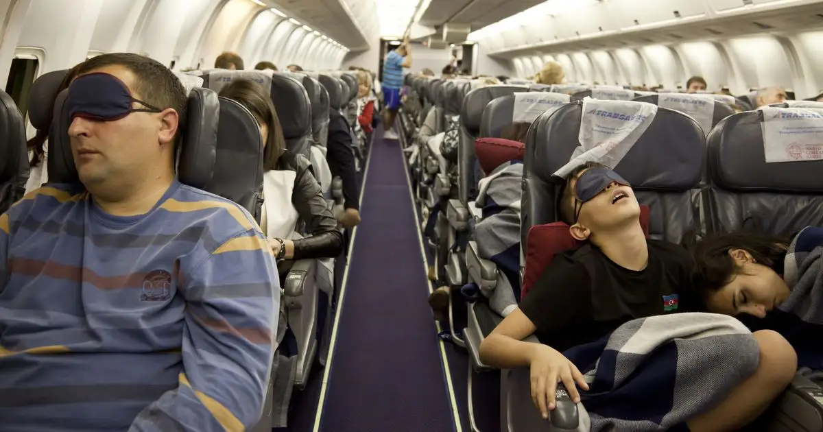 Без справки - не пускать: новые правила для иностранных авиапассажиров в РК