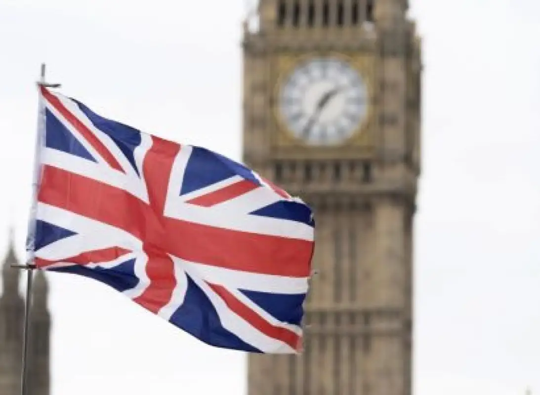 В Великобритании умер шестой пациент с коронавирусом