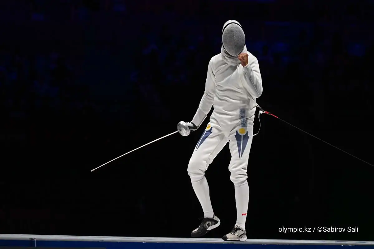 Эльмир Алимжанов завоевал бронзу в фехтовании шпагой